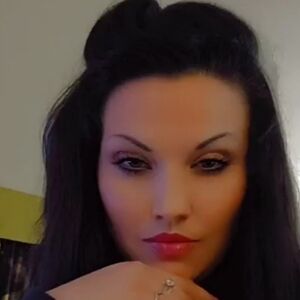 Meet your Posher, Nicoleeee